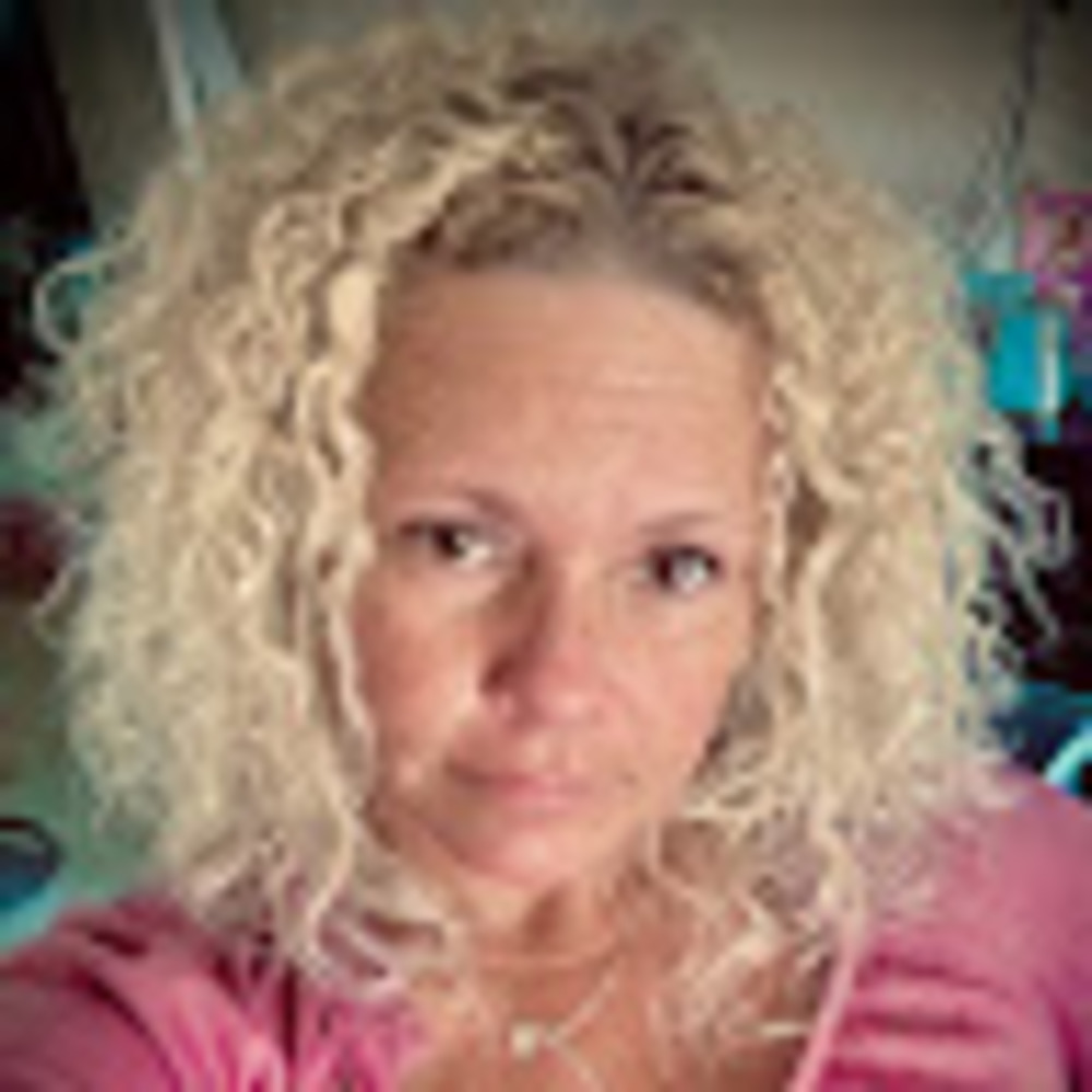 Meet your Posher, Nickie